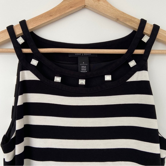 WHITE HOUSE BLACK MARKET BLACK/WHITE STRIPED DRESS W/ METAL/CUTOUT NECKLINE, S - Picture 3 of 10
